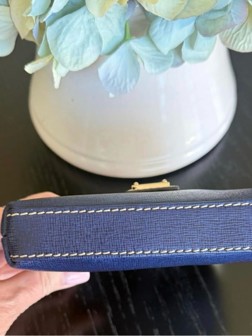 Dooney & Bourke NWT Saffiano Kisslock Wallet - Picture 3 of 4